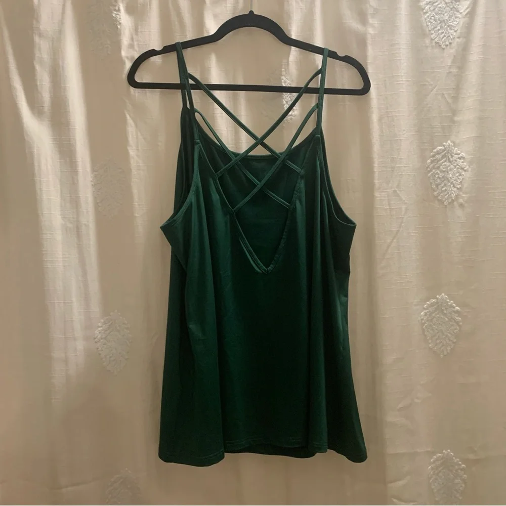 Green CrissCross-Back Flowy Cami Top NWOT - Picture 5 of 12